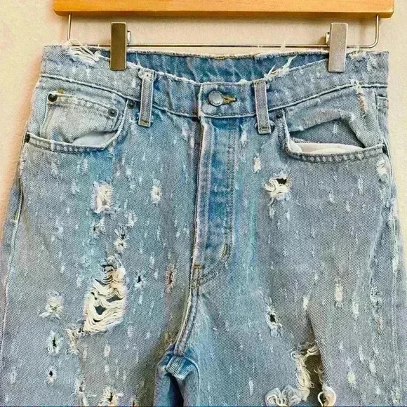 Carmar heavily distressed destroyed straight crop light wash jeans button fly 26 - Picture 2 of 16